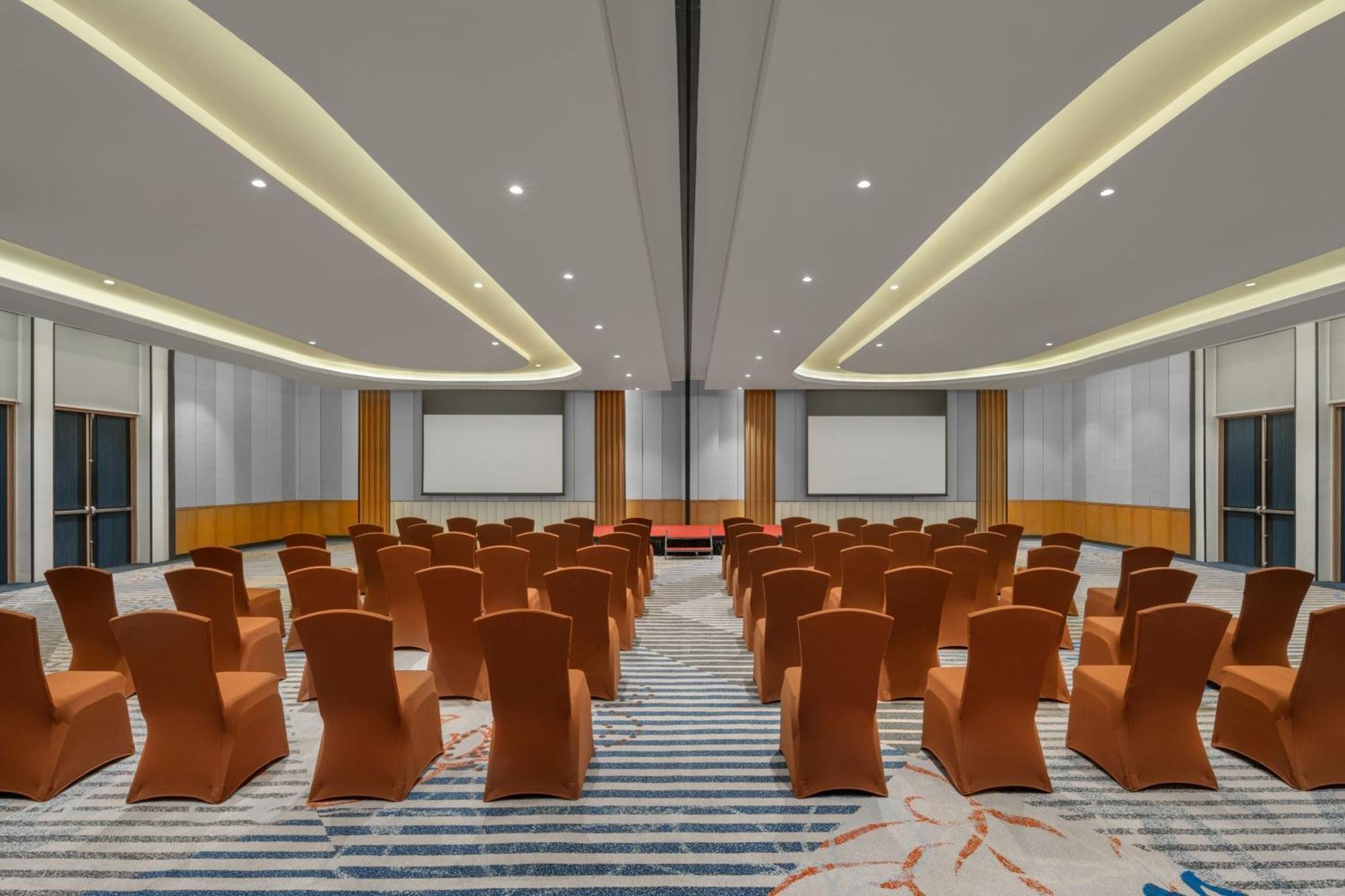 Four Points By Sheraton Bintan, Lagoi Bay Экстерьер фото