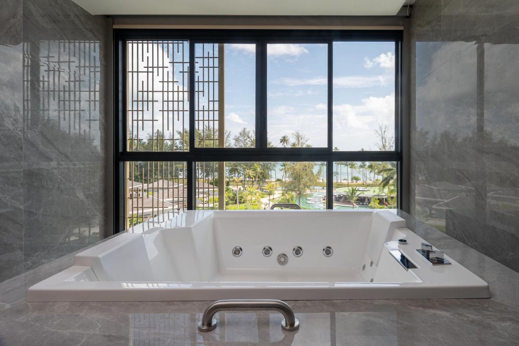Four Points By Sheraton Bintan, Lagoi Bay Экстерьер фото